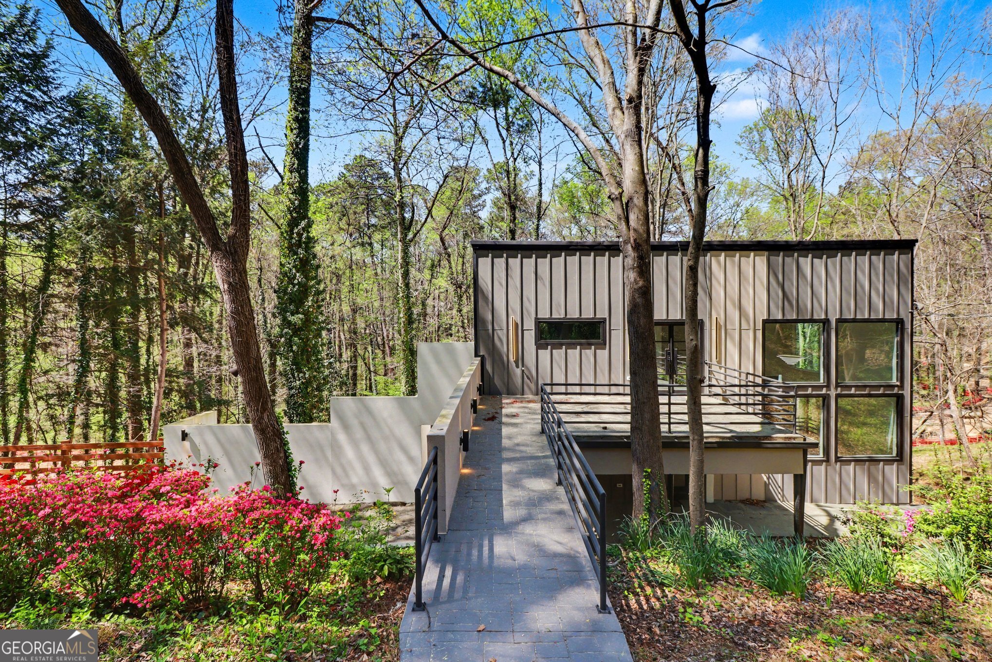 1153 Dawn View LN NW