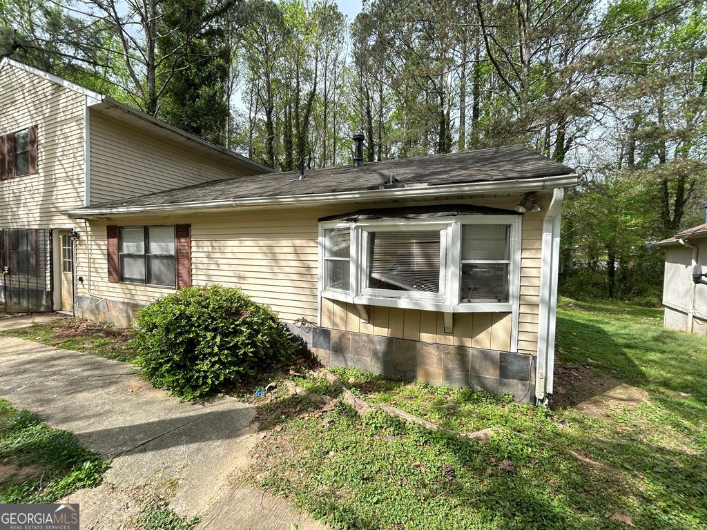 Photo of 4748 Edwina Lane SW, Atlanta, GA 30331 (MLS # 10735861)