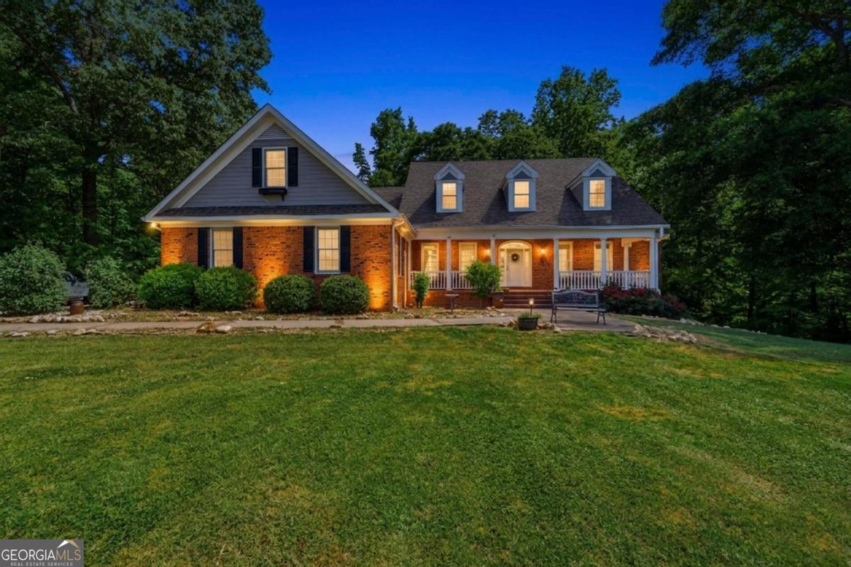 1401 Fieldcrest CT