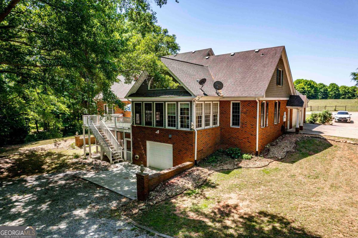 1401 Fieldcrest CT