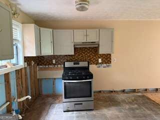 305 Creighton AVE