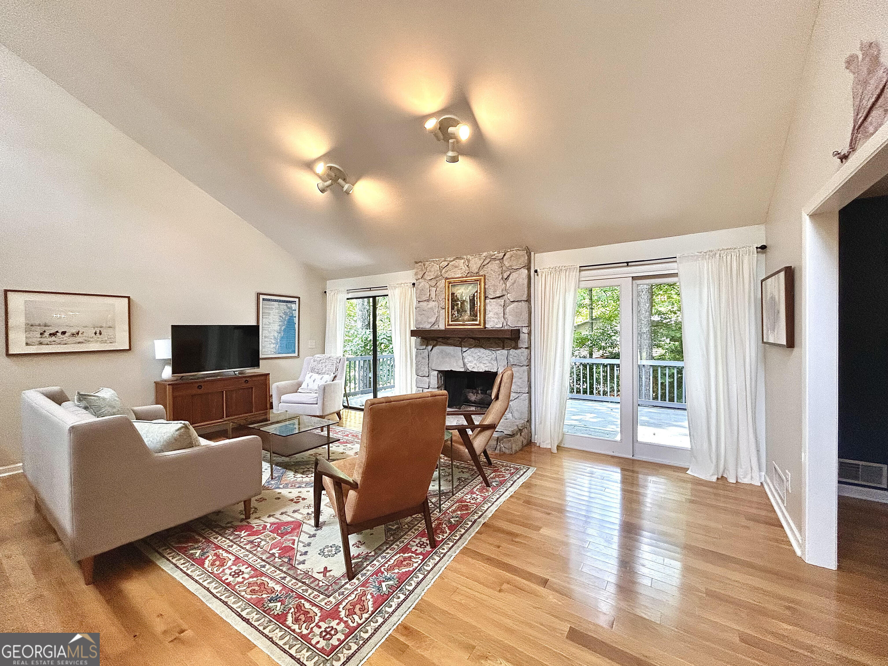 2960 Cedar Knoll DR