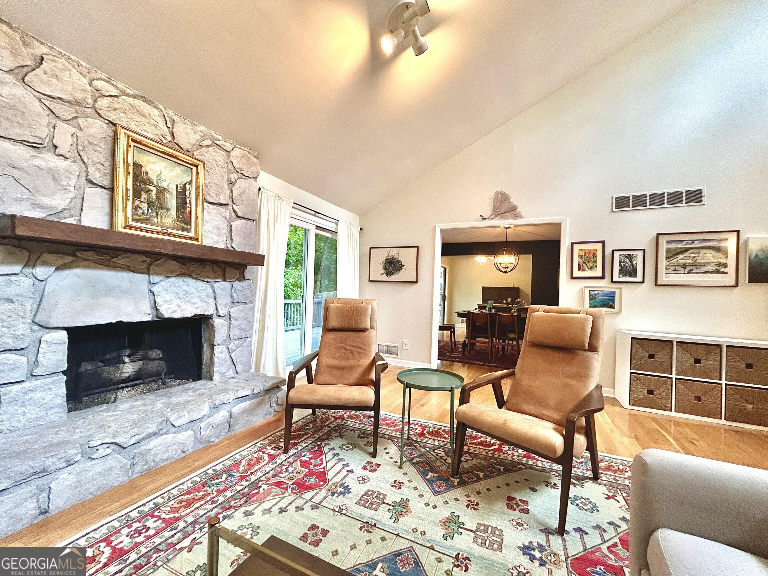 2960 Cedar Knoll DR