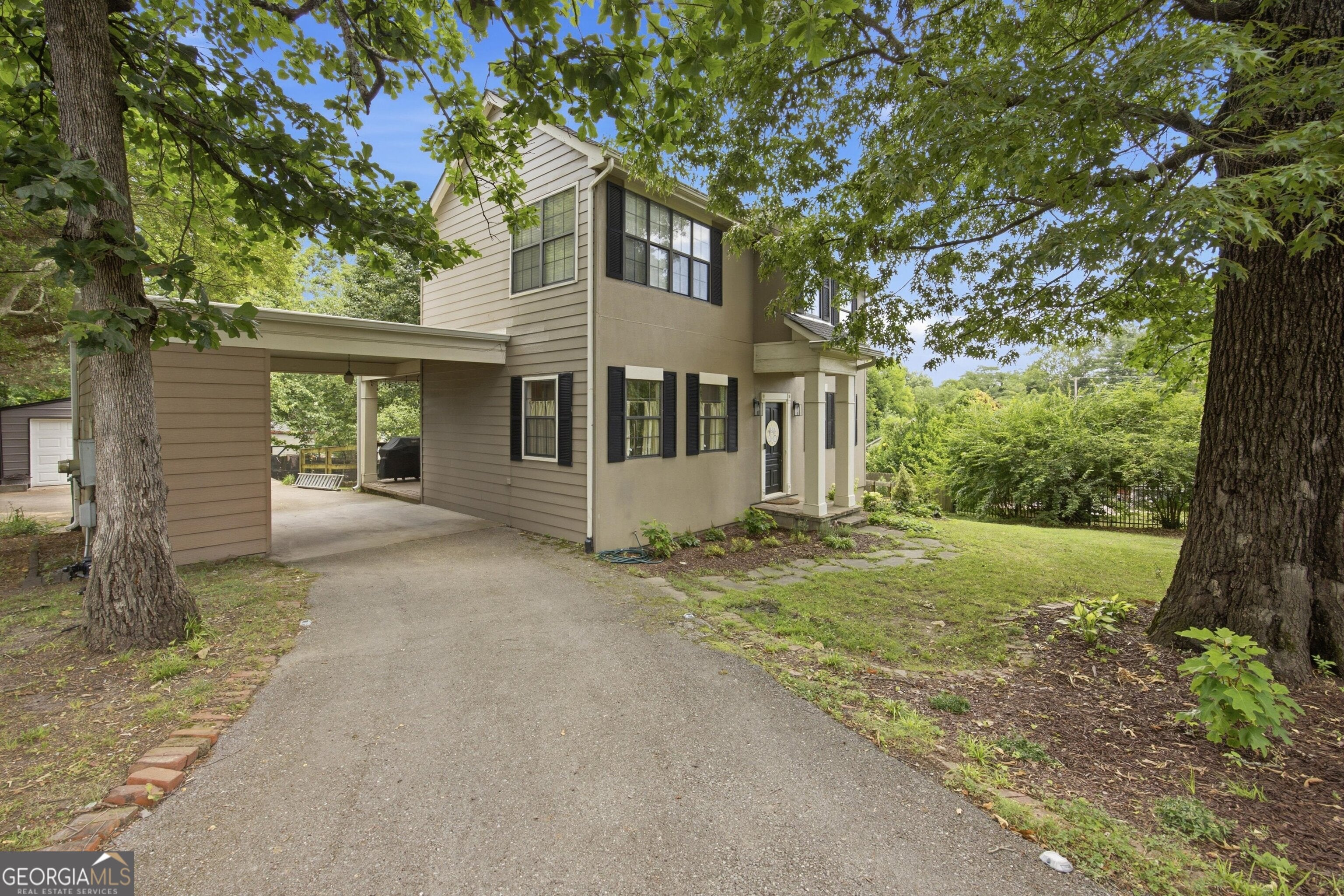 106 Claire ST