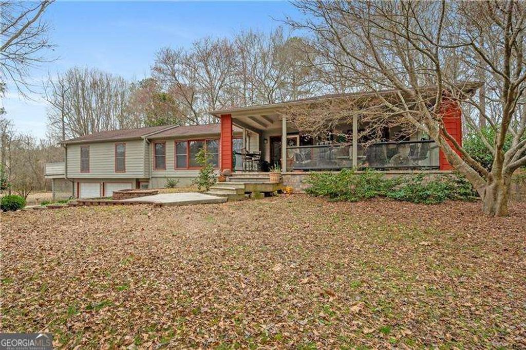 Photo of 1063 Memorial Drive E, Dallas, GA 30132 (MLS # 10701382)