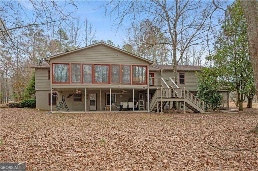 Photo of 1063 Memorial Drive E, Dallas, GA 30132 (MLS # 10701382)