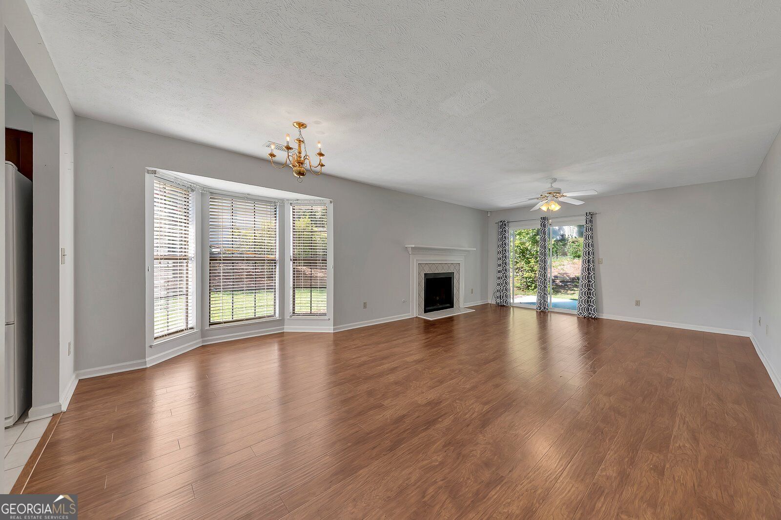 5189 Village Green WAY