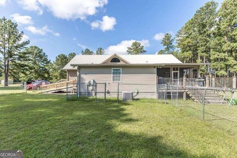 A home in Rentz