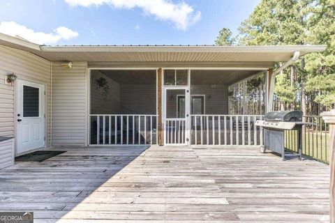 A home in Rentz