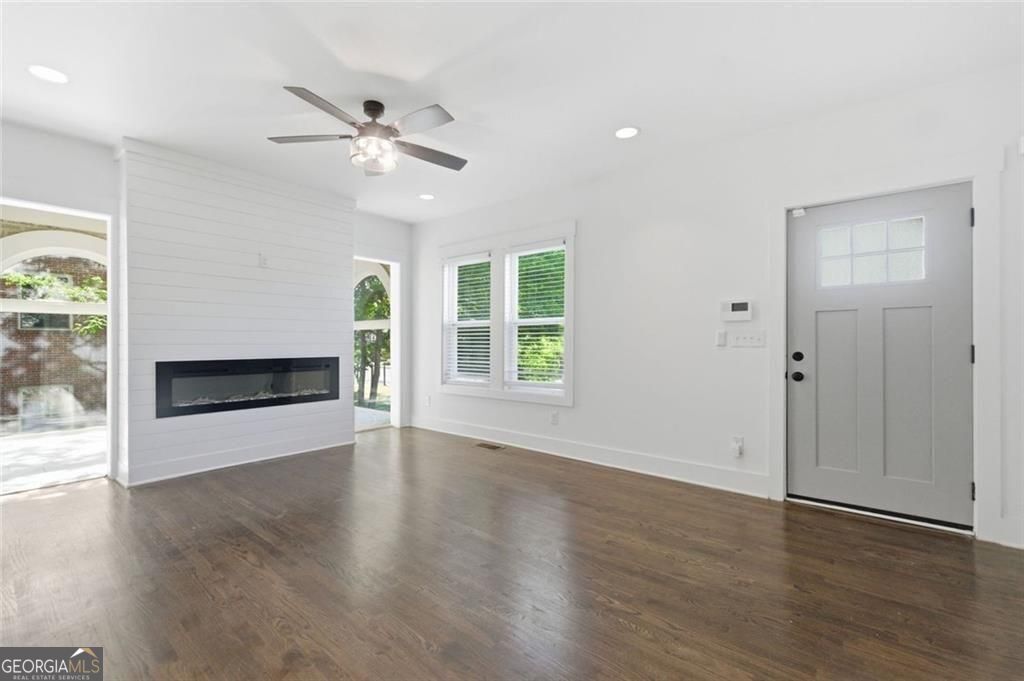 1589 Westhaven DR SW