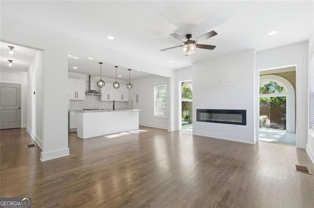 1589 Westhaven DR SW