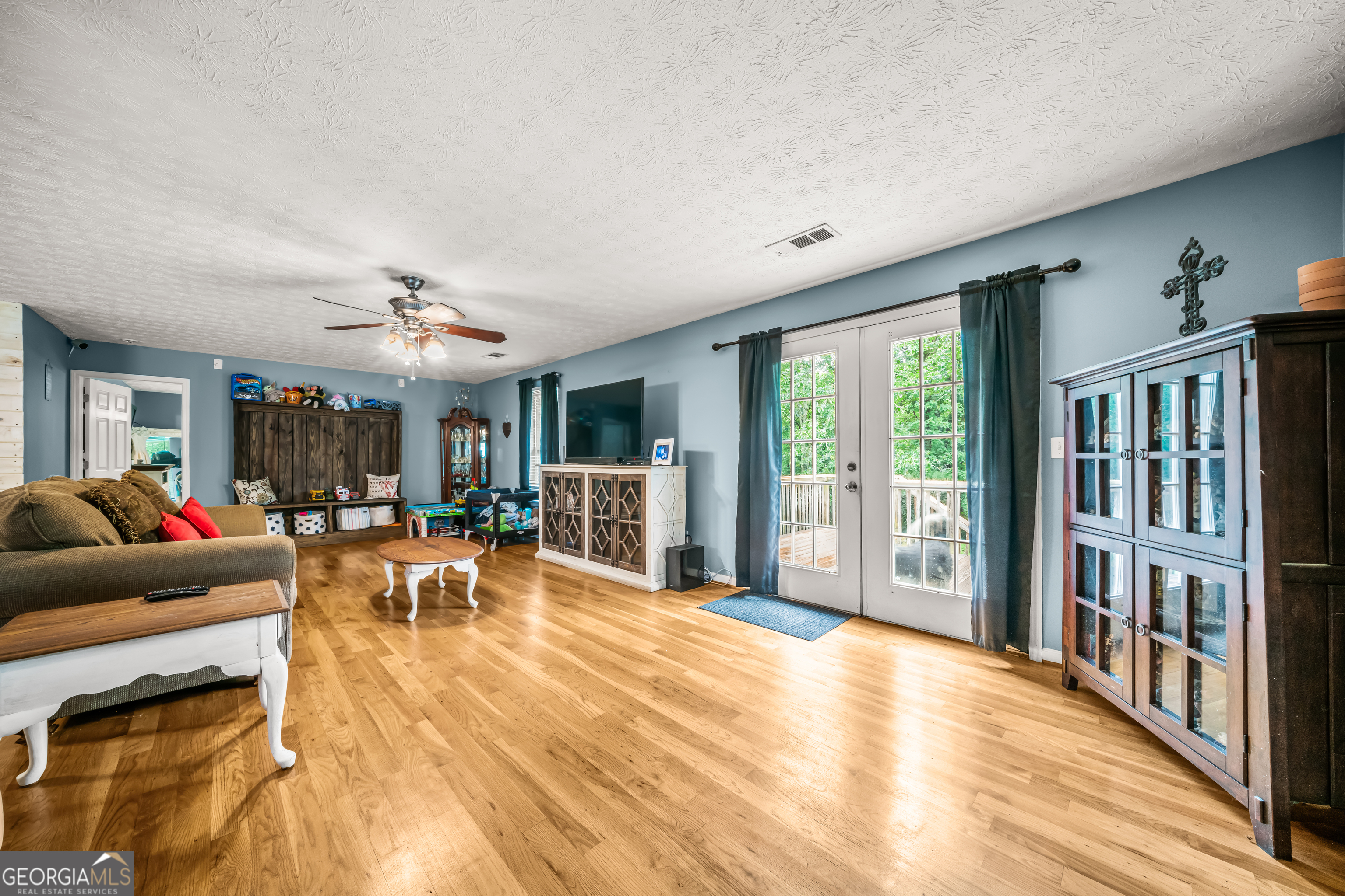 530 Pleasant Valley RD SE