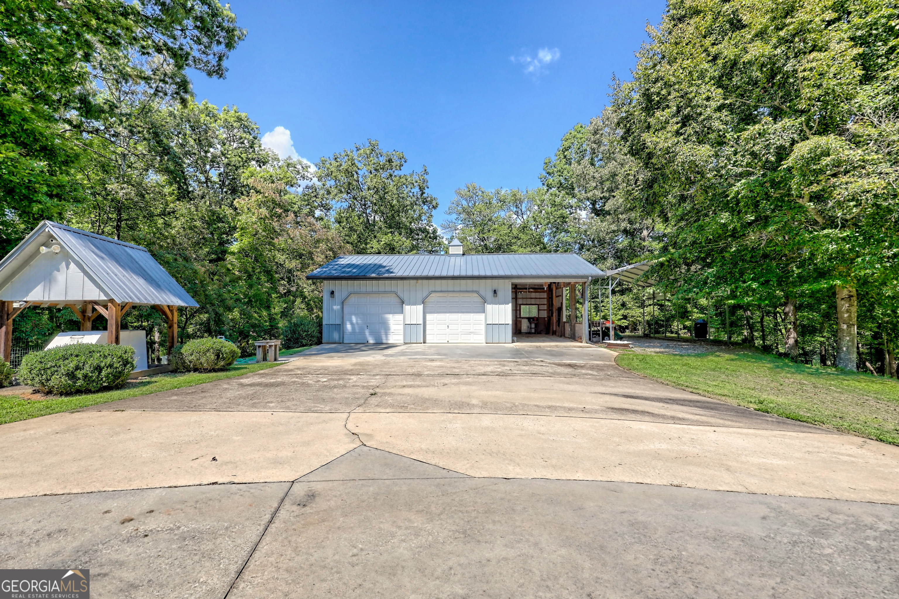 Otto, North Carolina 28763, United States, 3 Bedrooms Bedrooms, ,3 BathroomsBathrooms,Residential,Active,208694