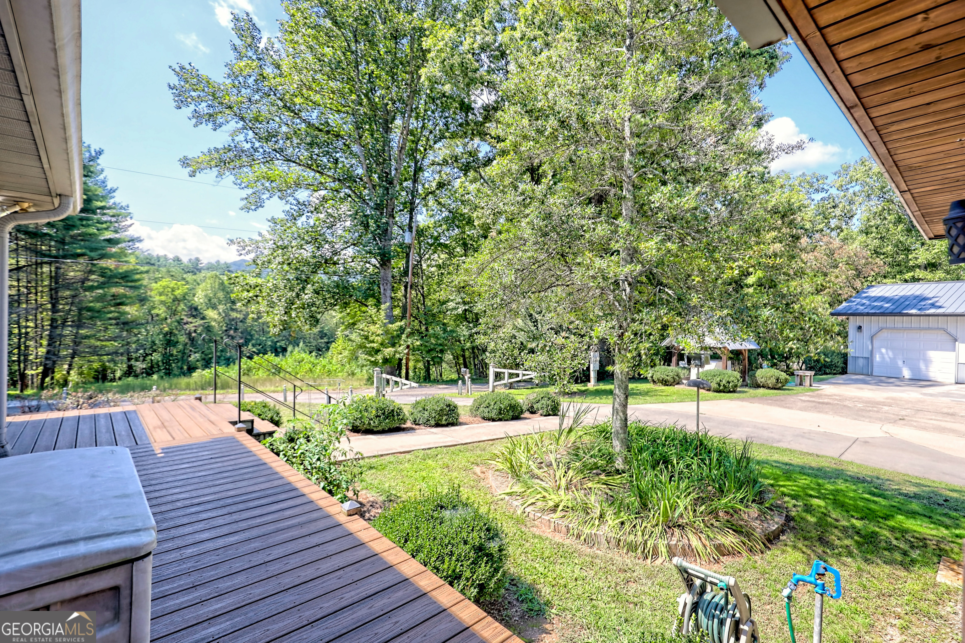 Otto, North Carolina 28763, United States, 3 Bedrooms Bedrooms, ,3 BathroomsBathrooms,Residential,Active,208694