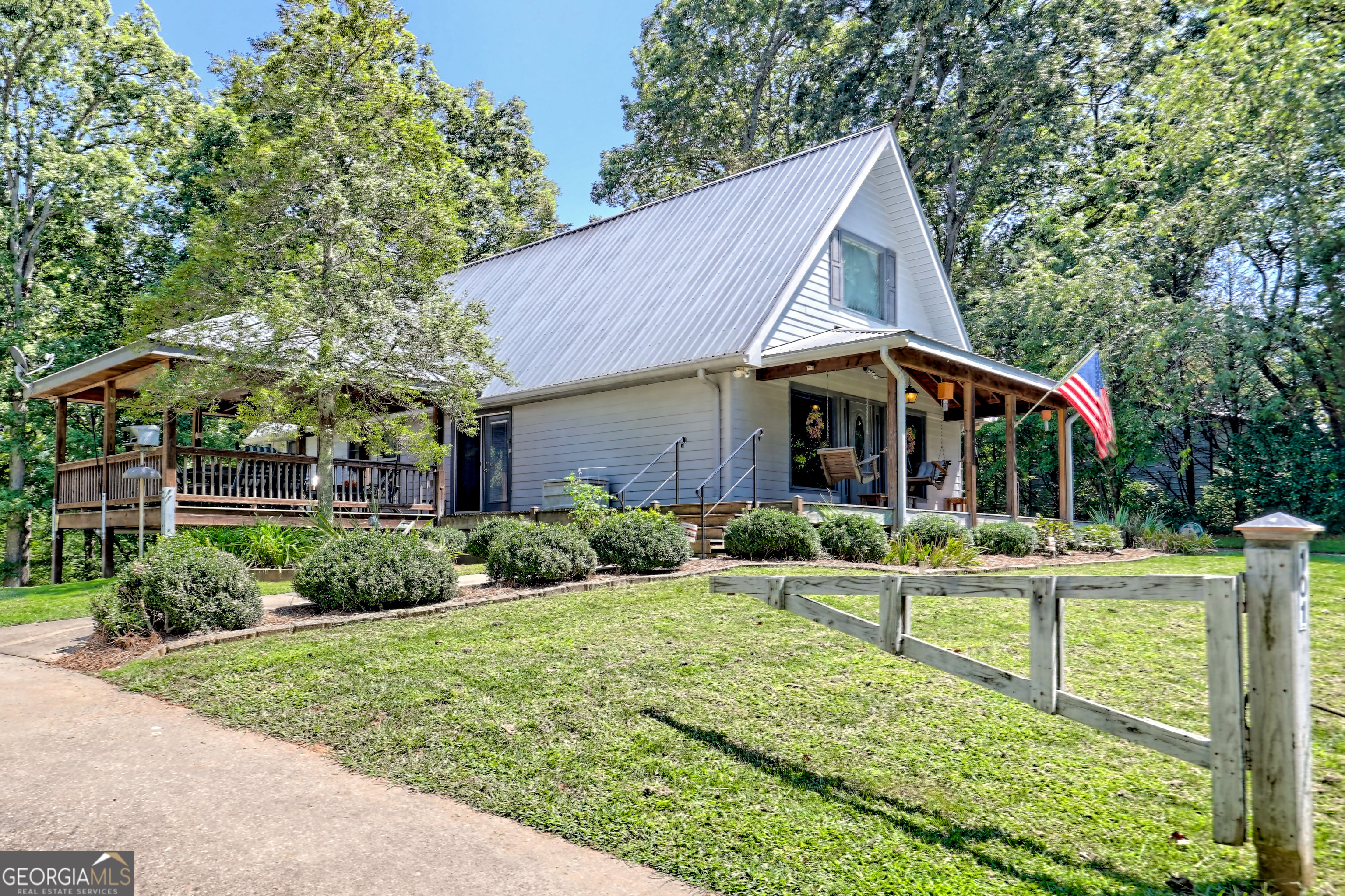 Otto, North Carolina 28763, United States, 3 Bedrooms Bedrooms, ,3 BathroomsBathrooms,Residential,Active,208694