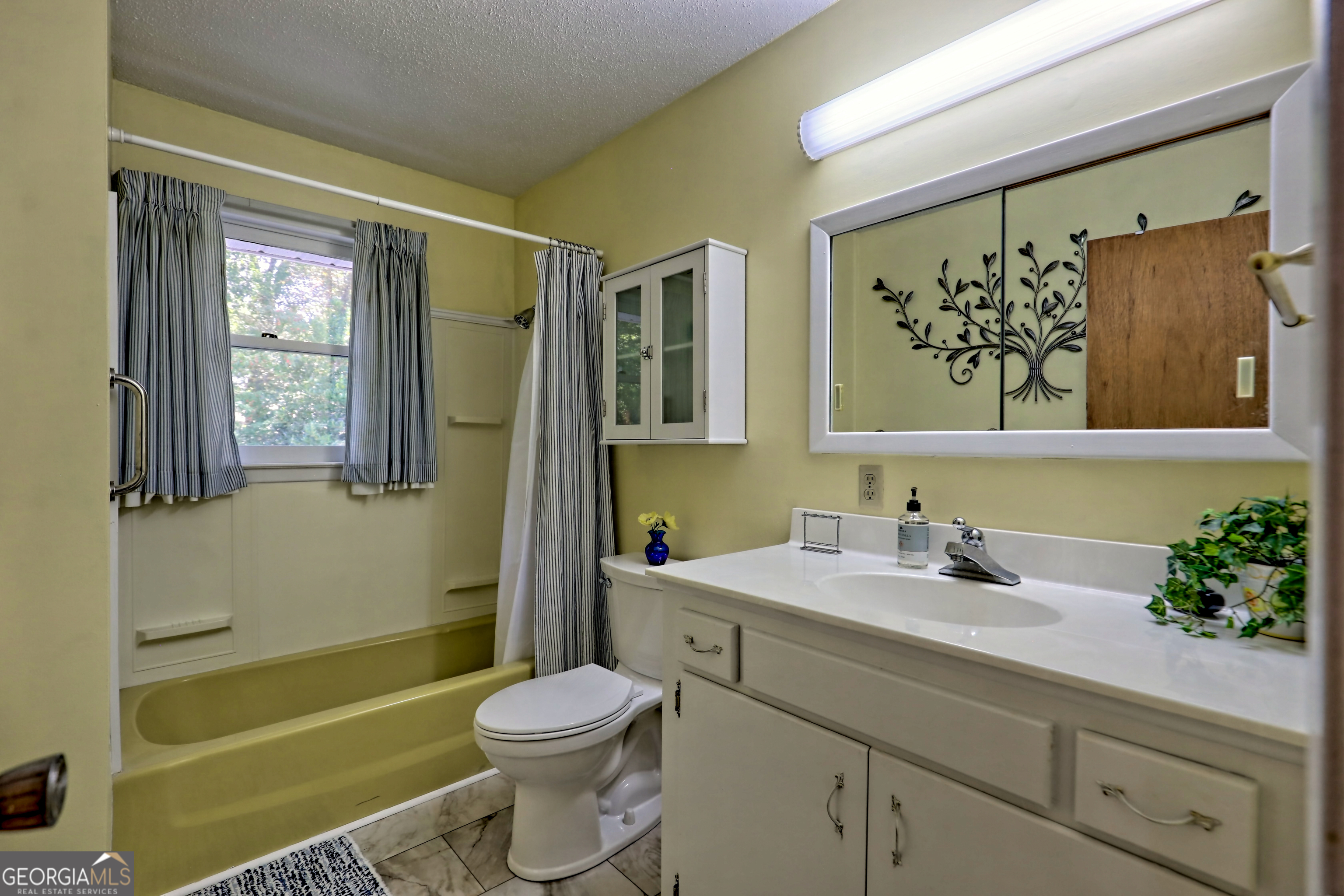 Otto, North Carolina 28763, United States, 3 Bedrooms Bedrooms, ,3 BathroomsBathrooms,Residential,Active,208694