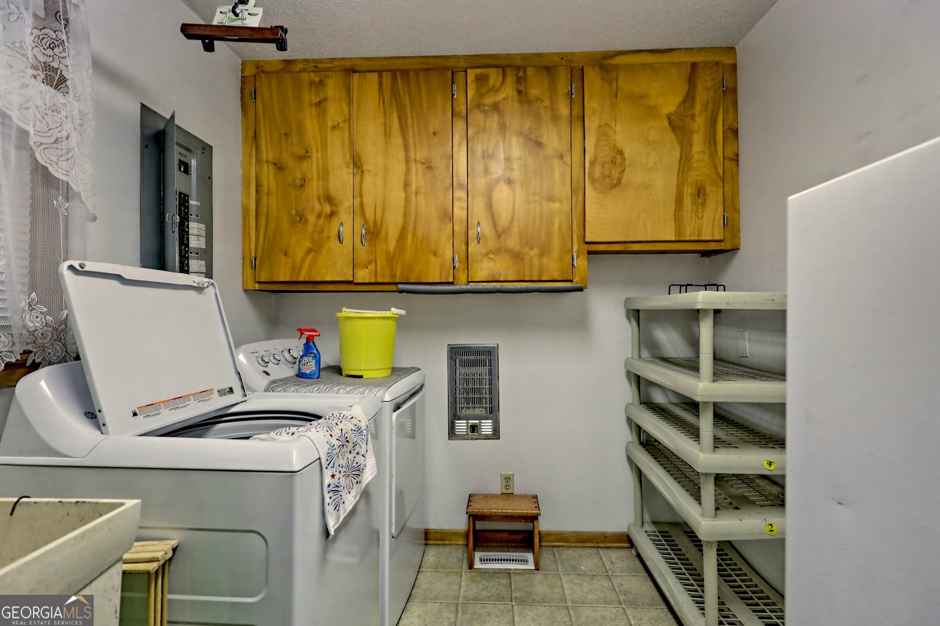 Otto, North Carolina 28763, United States, 3 Bedrooms Bedrooms, ,3 BathroomsBathrooms,Residential,Active,208694