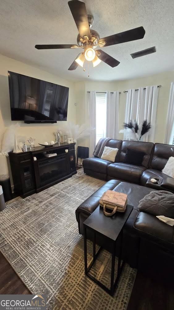 490 Rosewood LN