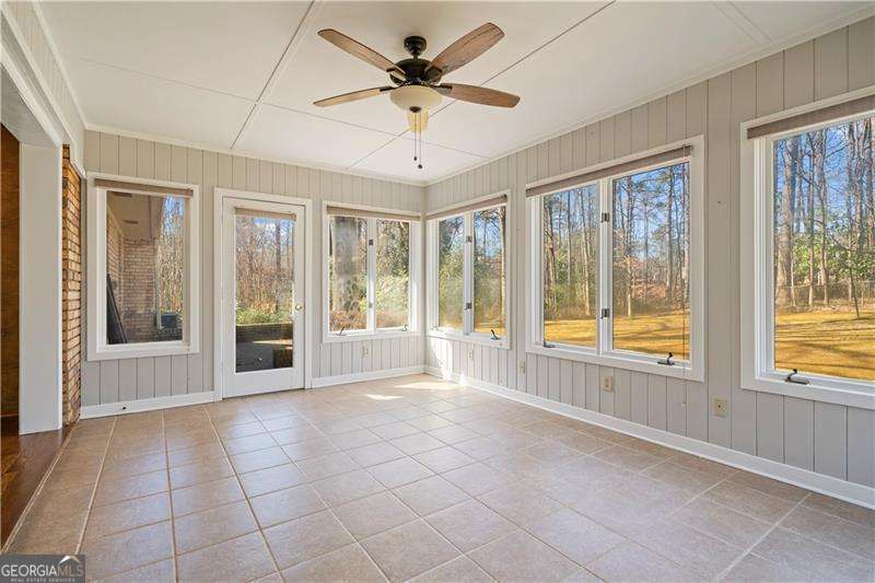 Roswell, Georgia 30075, United States, 3 Bedrooms Bedrooms, ,3 BathroomsBathrooms,Residential,Pending,699