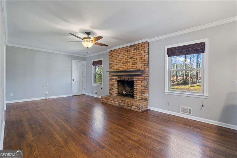 Roswell, Georgia 30075, United States, 3 Bedrooms Bedrooms, ,3 BathroomsBathrooms,Residential,Pending,699