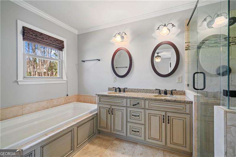 Roswell, Georgia 30075, United States, 3 Bedrooms Bedrooms, ,3 BathroomsBathrooms,Residential,Pending,699