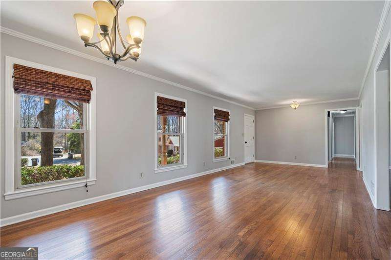 Roswell, Georgia 30075, United States, 3 Bedrooms Bedrooms, ,3 BathroomsBathrooms,Residential,Pending,699