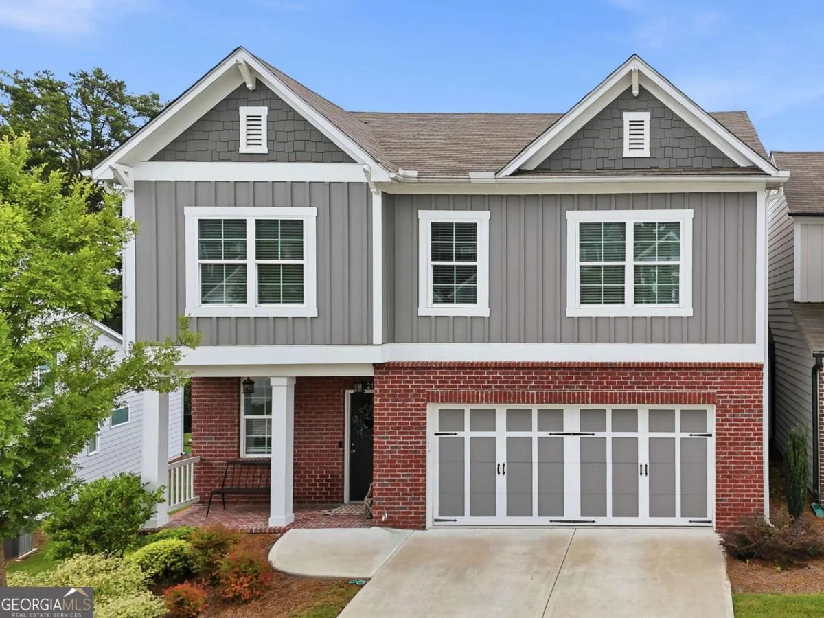 217 Lakeside Place