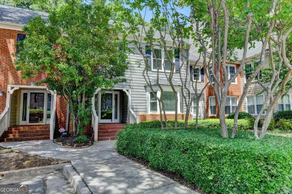 Photo of 1006 Camden Court, Atlanta, GA 30327 (MLS # 10802721)