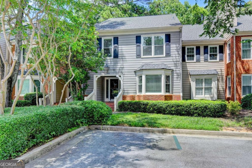 Photo of 1006 Camden Court, Atlanta, GA 30327 (MLS # 10802721)