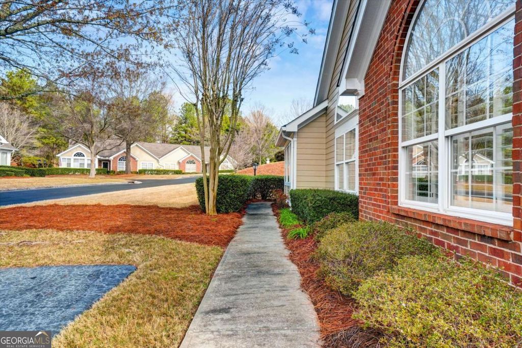Photo of 135 Vintage Club Circle #13, Marietta, GA 30066 (MLS # 10709685)