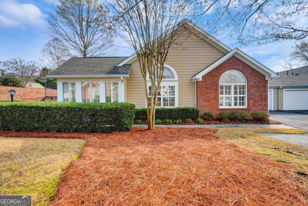 Photo of 135 Vintage Club Circle #13, Marietta, GA 30066 (MLS # 10709685)