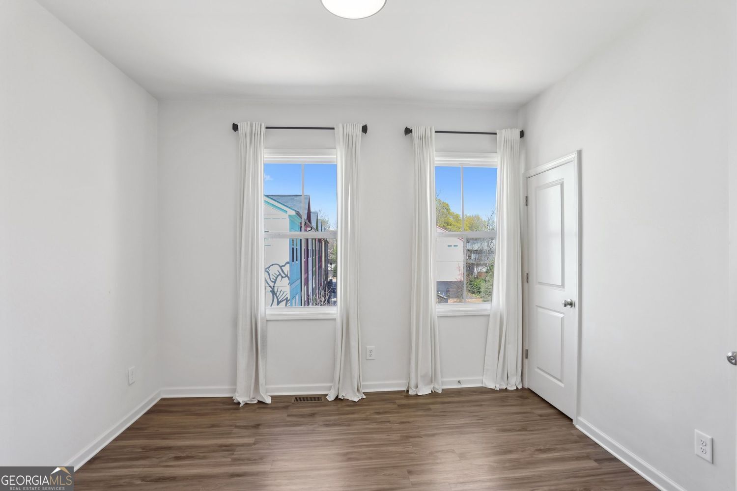 Atlanta, Georgia 30317, United States, 3 Bedrooms Bedrooms, ,3 BathroomsBathrooms,Residential,Pending,100808