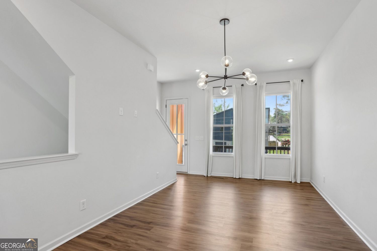 Atlanta, Georgia 30317, United States, 3 Bedrooms Bedrooms, ,3 BathroomsBathrooms,Residential,Pending,100808