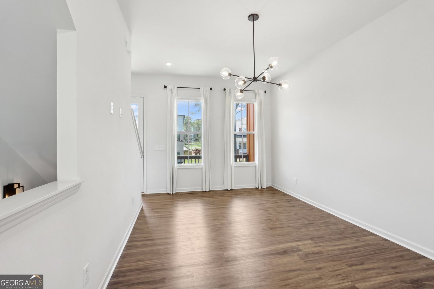 Atlanta, Georgia 30317, United States, 3 Bedrooms Bedrooms, ,3 BathroomsBathrooms,Residential,Pending,100808