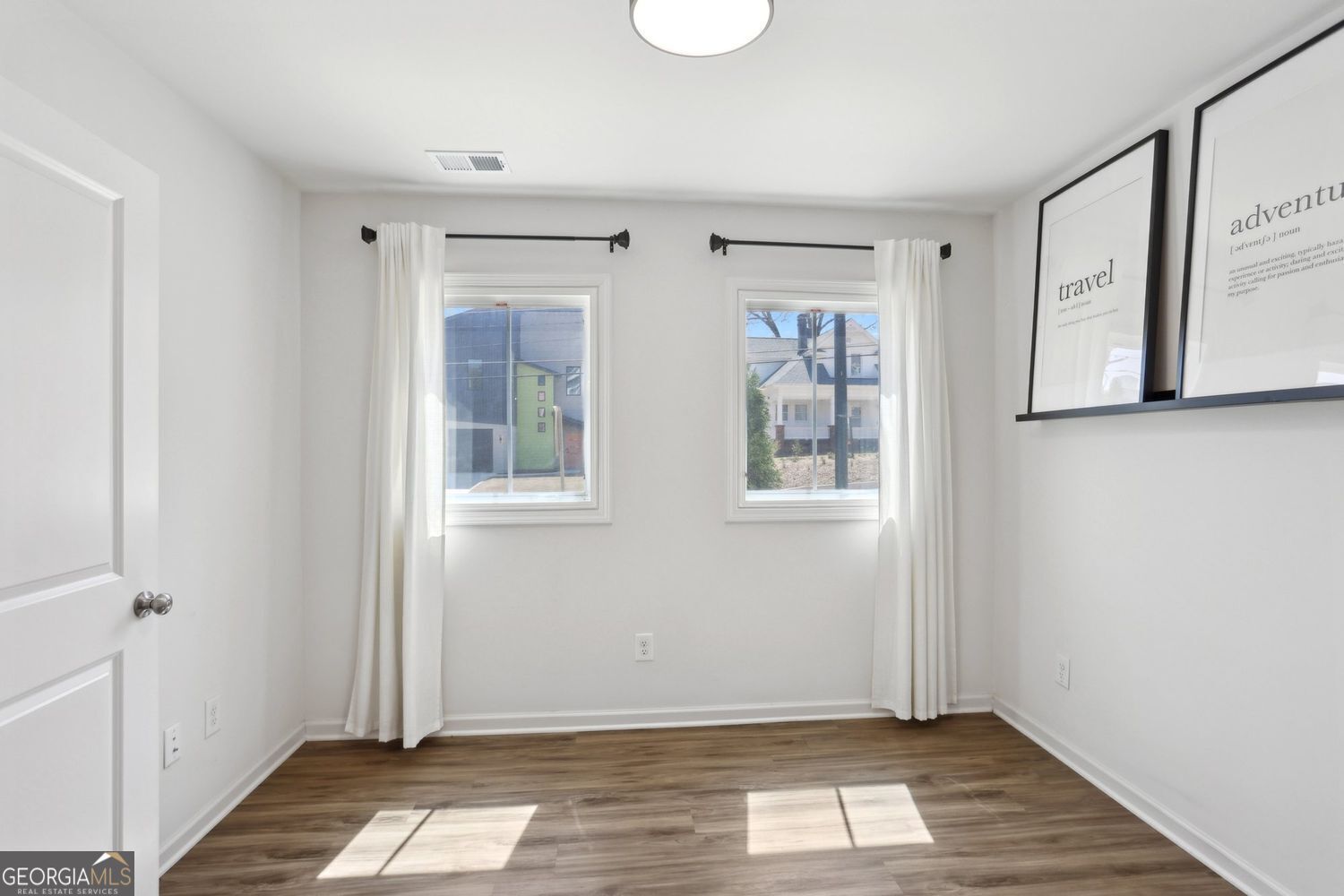 Atlanta, Georgia 30317, United States, 3 Bedrooms Bedrooms, ,3 BathroomsBathrooms,Residential,Pending,100808