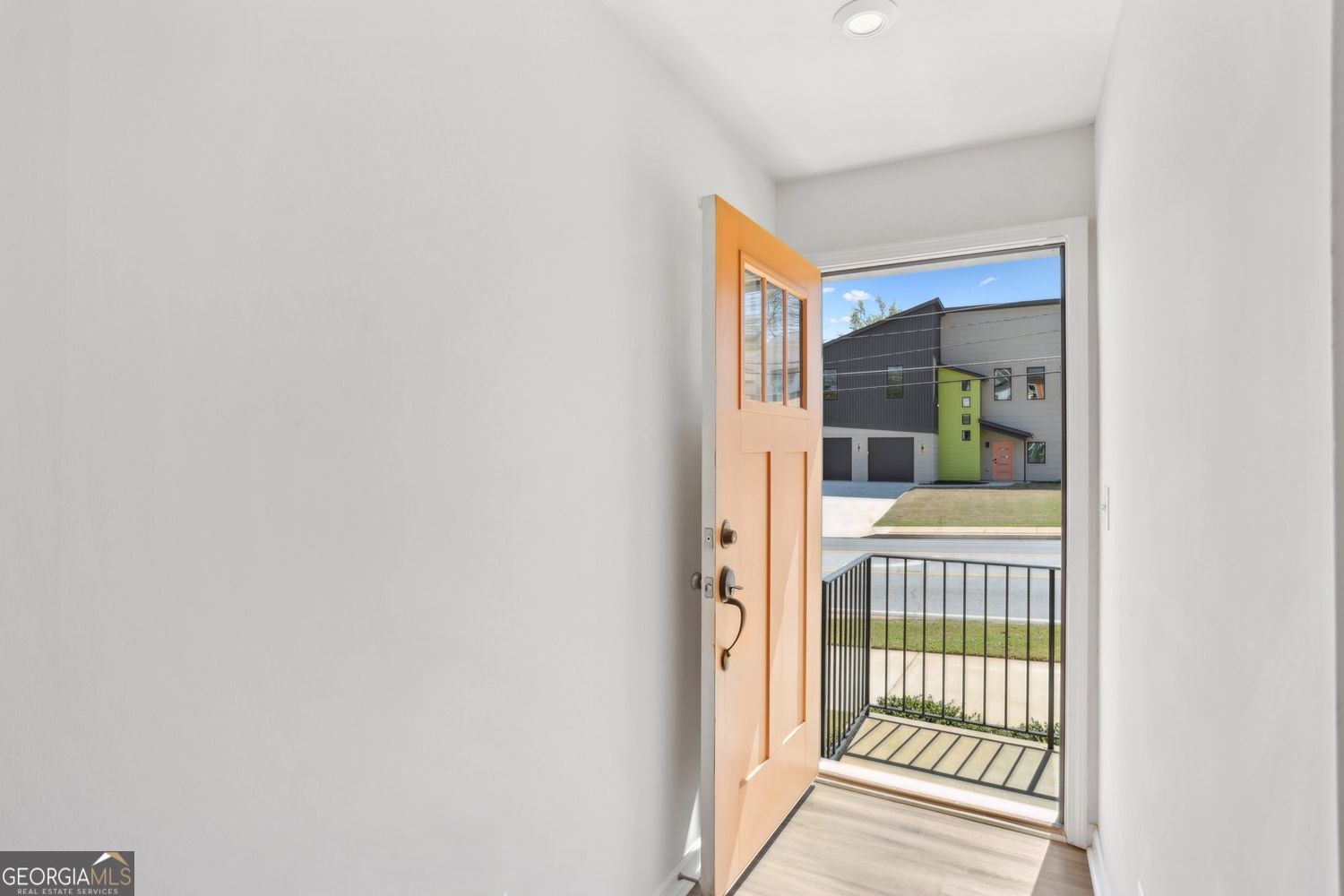 Atlanta, Georgia 30317, United States, 3 Bedrooms Bedrooms, ,3 BathroomsBathrooms,Residential,Pending,100808