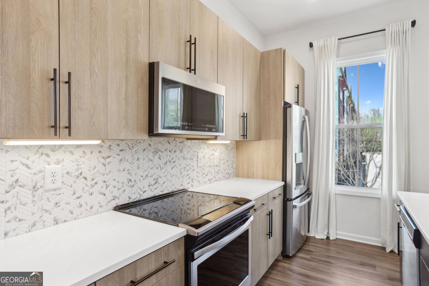 Atlanta, Georgia 30317, United States, 3 Bedrooms Bedrooms, ,3 BathroomsBathrooms,Residential,Pending,100808