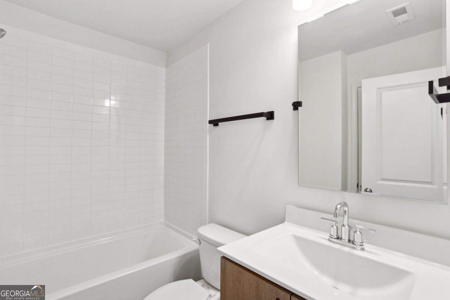 Atlanta, Georgia 30317, United States, 3 Bedrooms Bedrooms, ,3 BathroomsBathrooms,Residential,Pending,100808