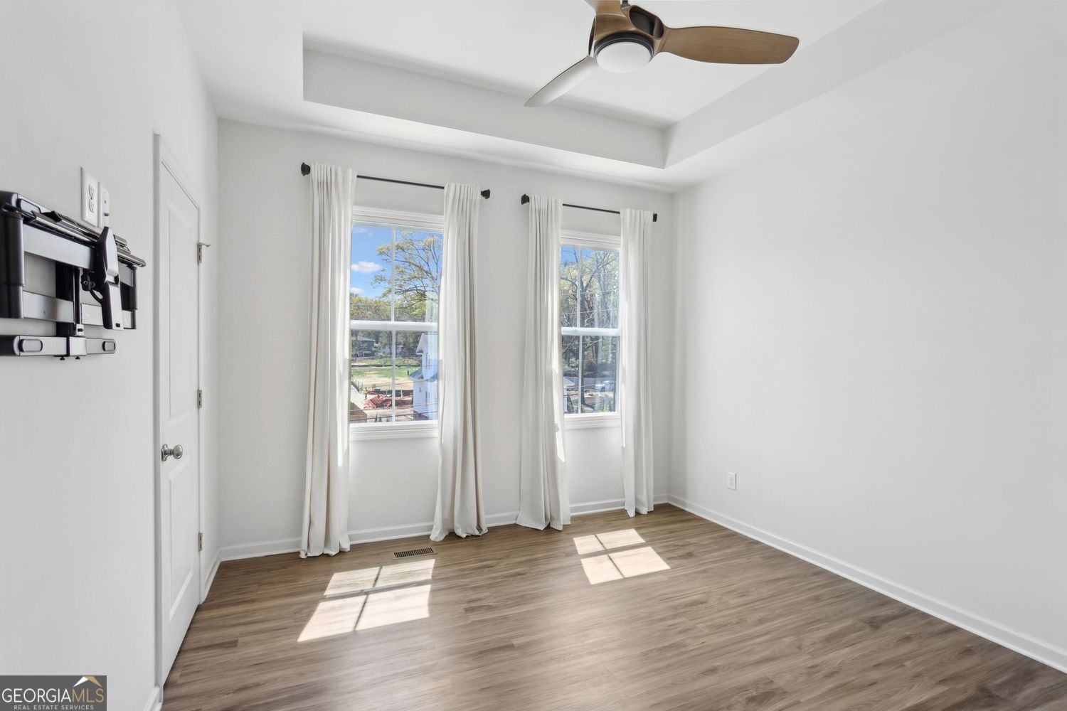 Atlanta, Georgia 30317, United States, 3 Bedrooms Bedrooms, ,3 BathroomsBathrooms,Residential,Pending,100808