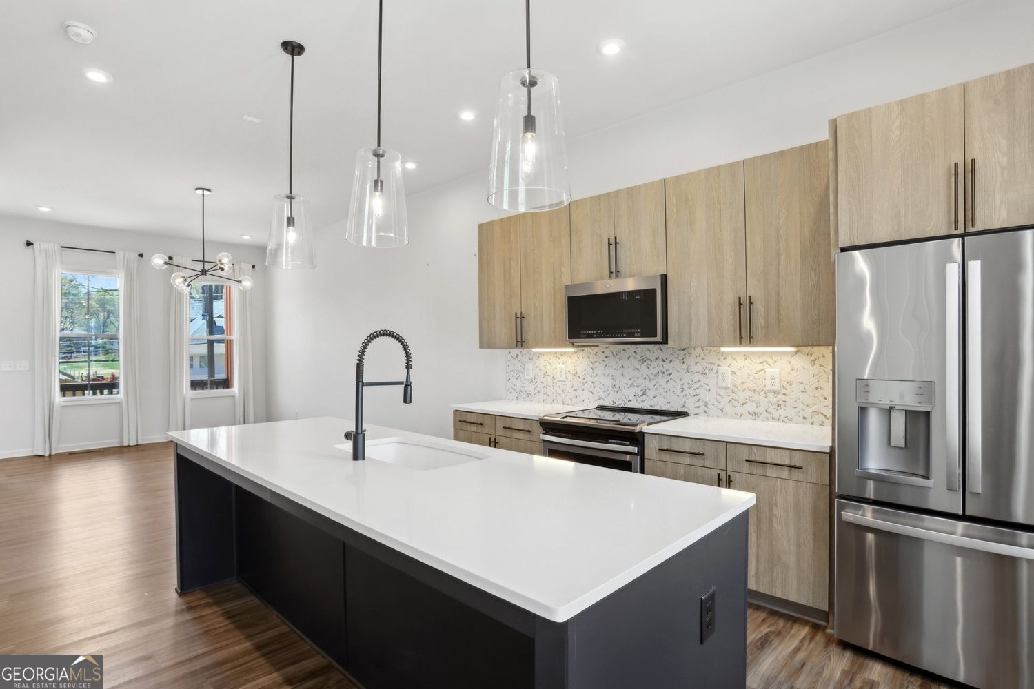 Atlanta, Georgia 30317, United States, 3 Bedrooms Bedrooms, ,3 BathroomsBathrooms,Residential,Pending,100808