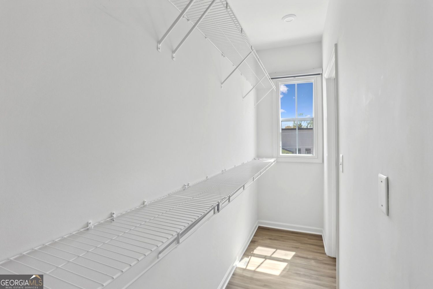 Atlanta, Georgia 30317, United States, 3 Bedrooms Bedrooms, ,3 BathroomsBathrooms,Residential,Pending,100808