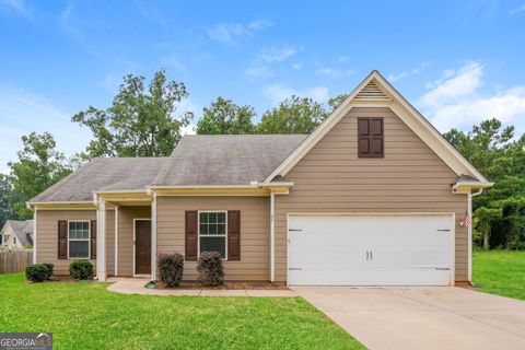 Photo of 85 Ashley Trace, Covington, GA 30016 (MLS # 10676345)