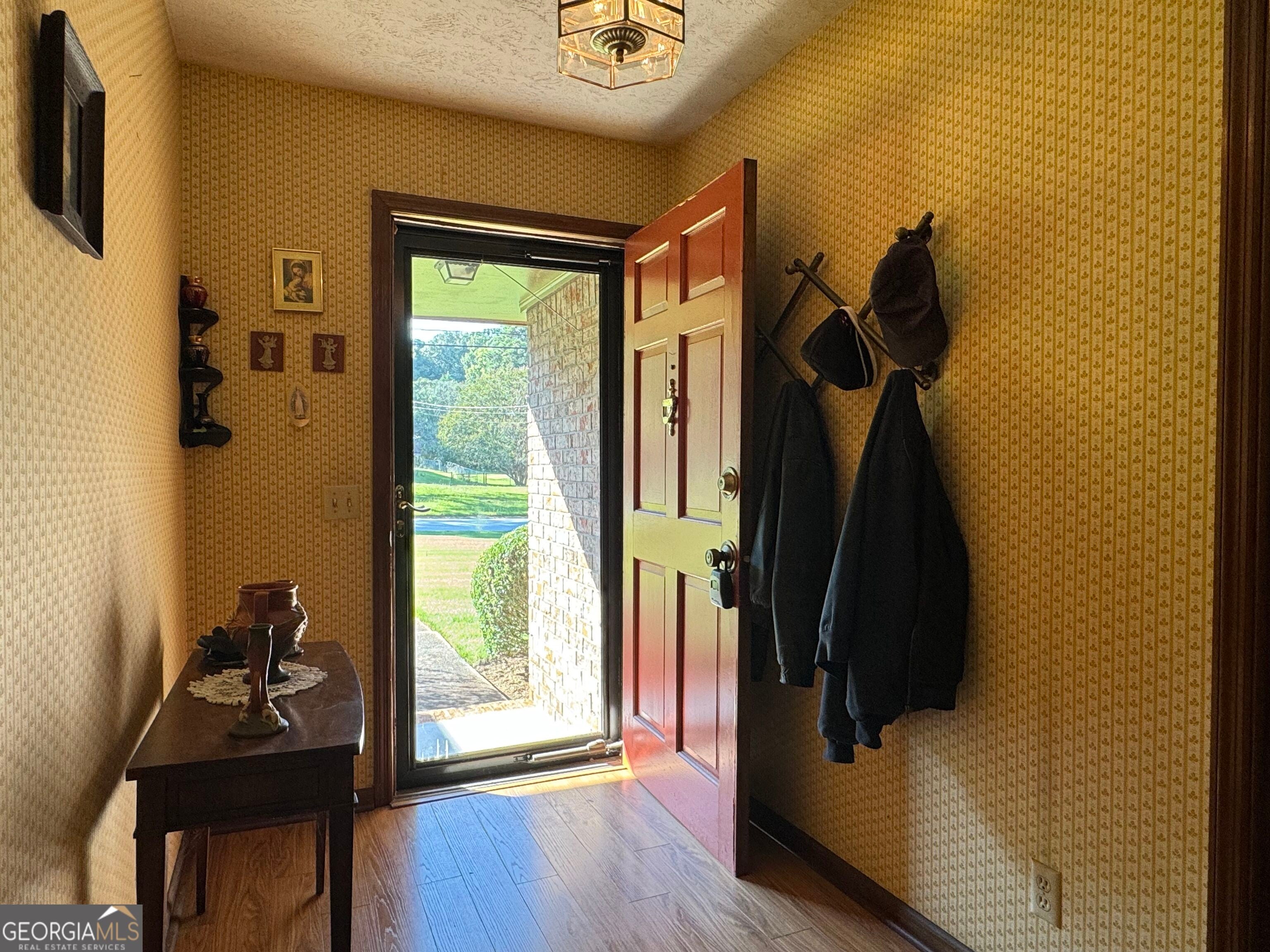 2032 Merle DR - Photo 4