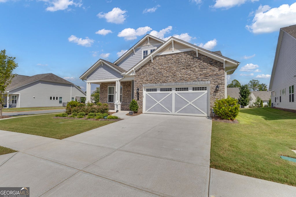 Photo of 93 Club Cresswind Drive, Newnan, GA 30263 (MLS # 10849339)
