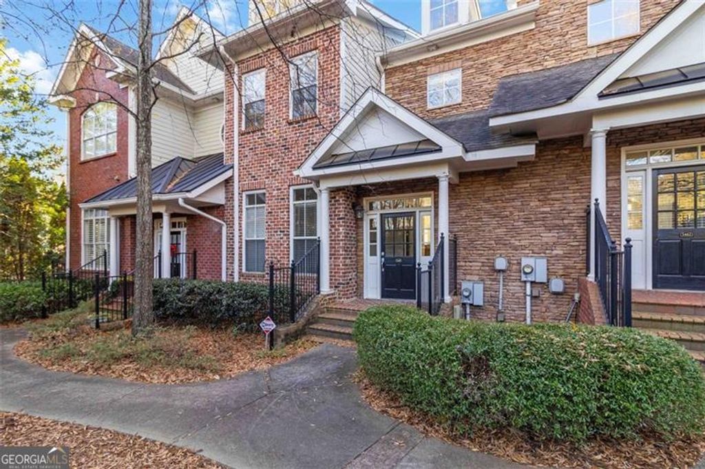 Photo of 5460 GLENRIDGE View, Atlanta, GA 30342 (MLS # 10658239)