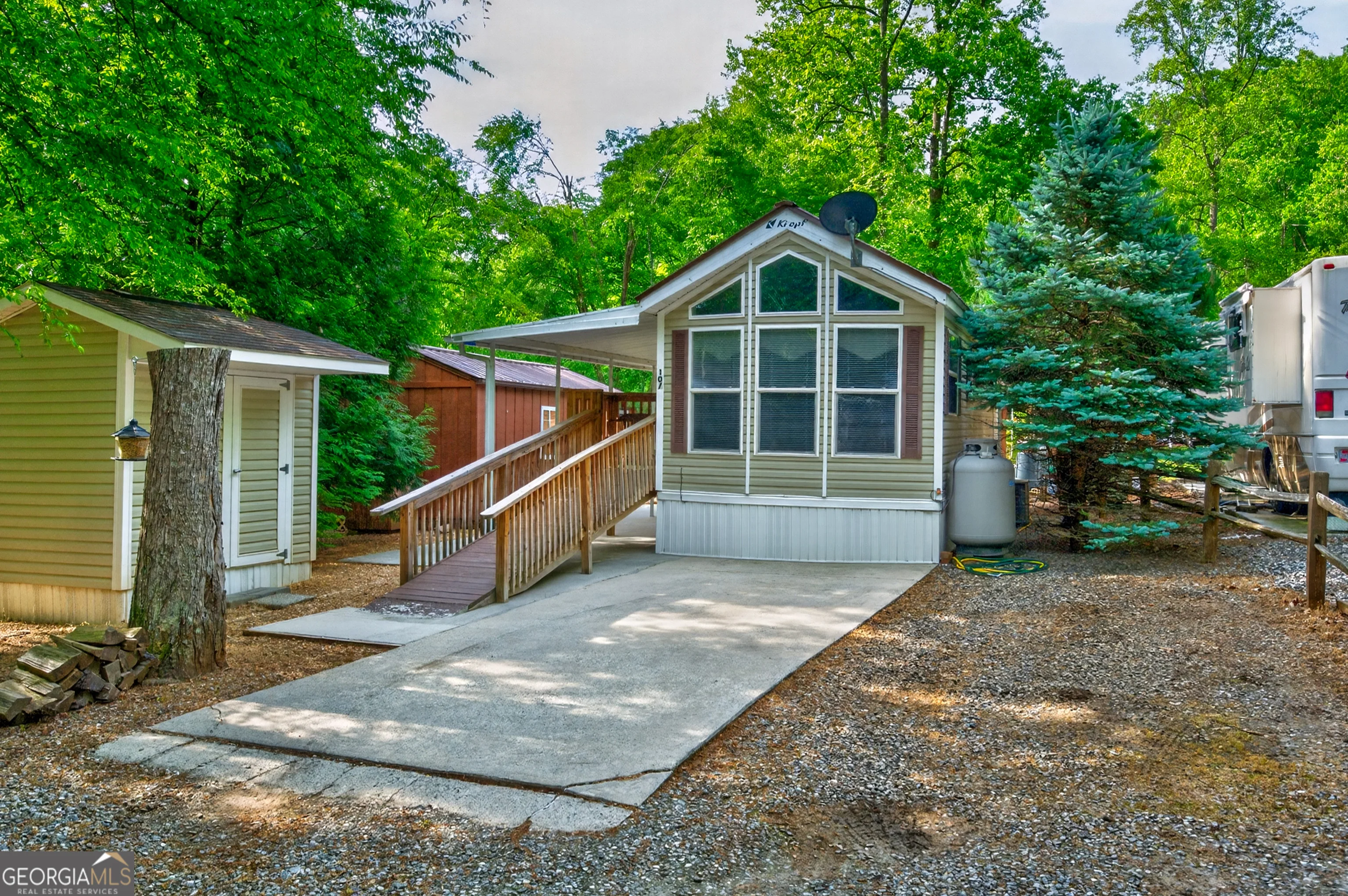 107 Riverside Place