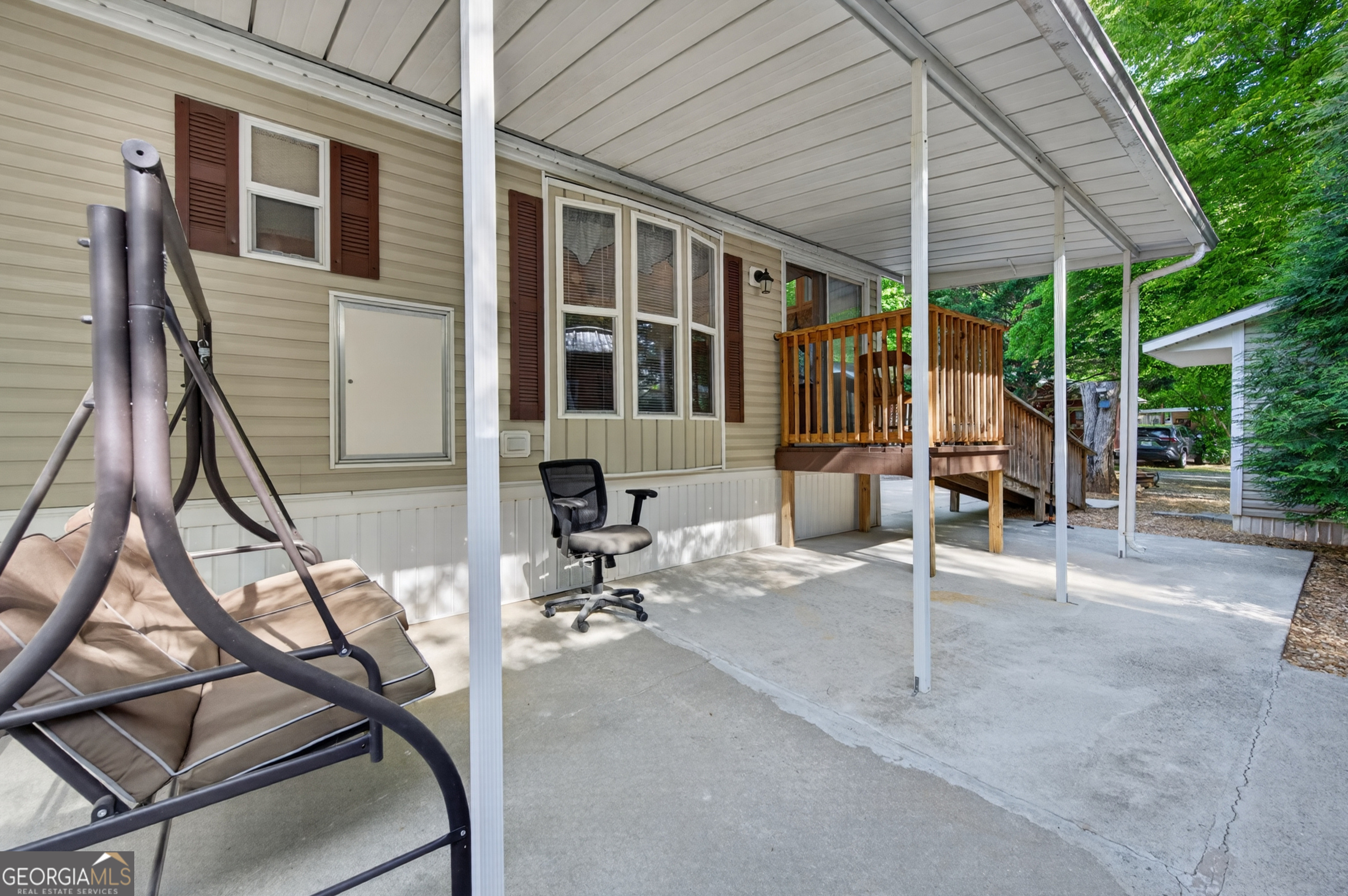 107 Riverside PL