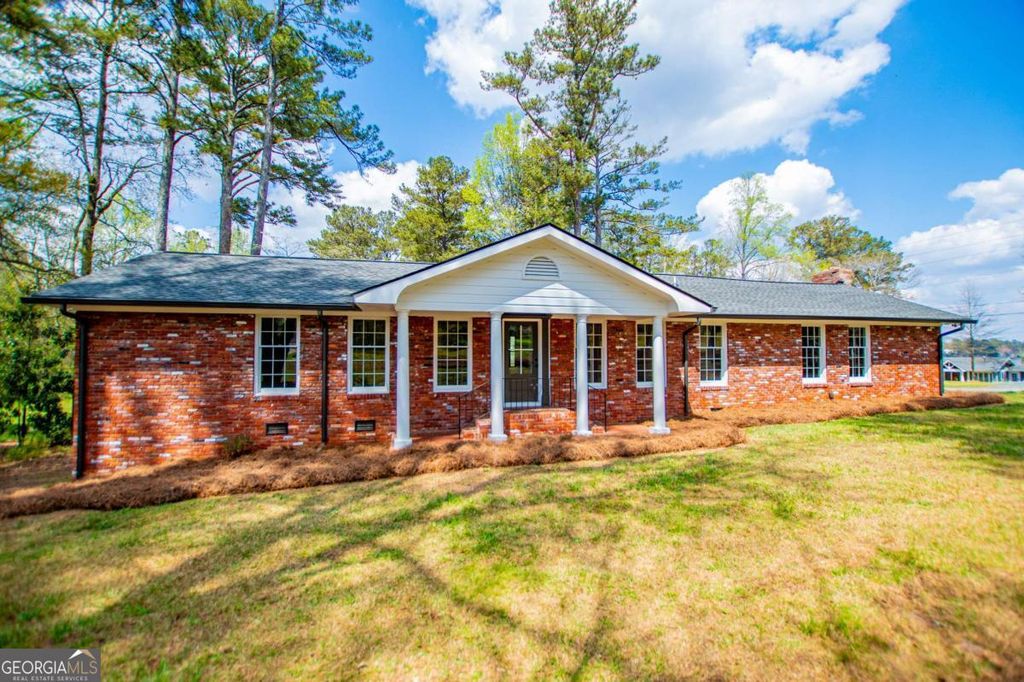 Photo of 320 Almon Road, Carrollton, GA 30117 (MLS # 10721233)