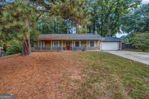 621 Blue Flag LN Fairburn GA 30213