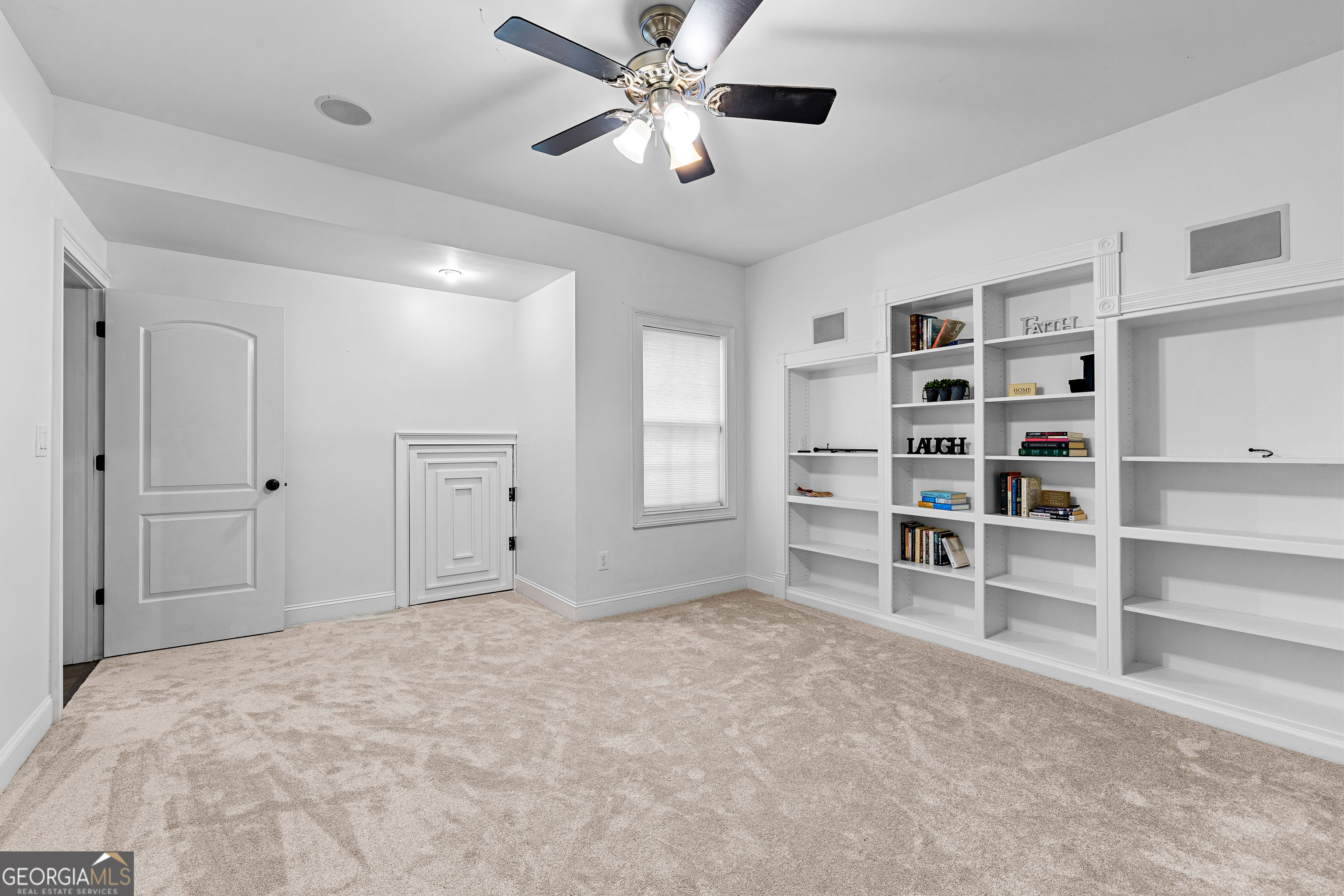 Peachtree City, Georgia 30269, United States, 6 Bedrooms Bedrooms, ,5 BathroomsBathrooms,Residential,Pending,213254